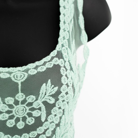 Choies Green Crochet Lace Vest with Mesh Insert - Picture 4 of 4